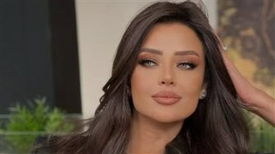 تأجيل محاكمة بلوجر شهير بتهمة السب والتشهير بـ رضوى الشربيني