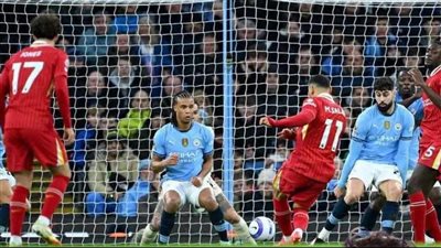 صلاح يسجل ويصنع فى تقدم ليفربول على مانشستر سيتي وهدف ملغي لمرموش