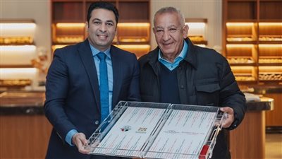 كامل أبو علي: 