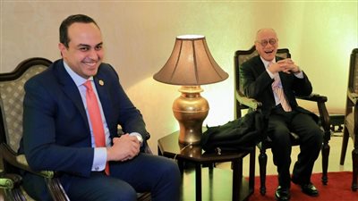 رئيس الرعاية الصحية يدعو سفير اليابان وممثل جايكا في مصر لزيارة منشآت الهيئة 