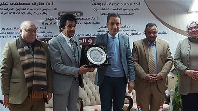 «المدير والمائدة المستديرة» ندوة للإعلامي الدكتور إبراهيم الكرداني بكلية الآداب بالمنصورة