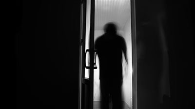 العلماء يكشفون عن السبب الحقيقي وراء إيمان الناس بفكرة الأشباح والعفاريت