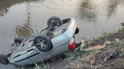 إصابة 3 أشخاص في حادث تصادم سيارتين غرب الأقصر