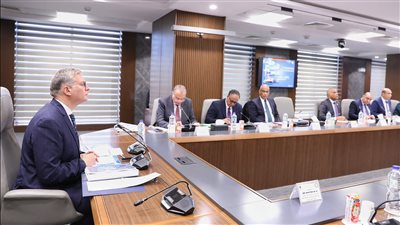 وزير البترول يوجه بوضع خطة لتسريع تنمية اكتشافات الغاز 