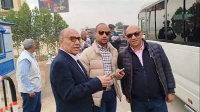 في اليوم الأول لتشغيله.. تدفق كبير للرحلات السياحية من الغردقة للأقصر عبر طريق طيبة بعد تطويره 