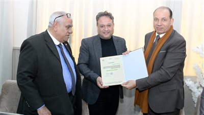 رئيس جامعة المنصورة يفتتح تجديدات نادي أعضاء هيئة التدريس