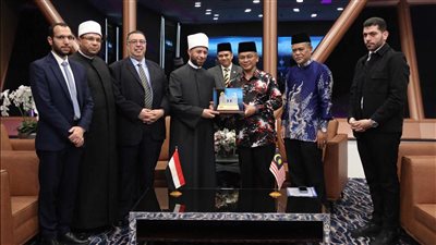 وزير الأوقاف يناقش مع نظيره الماليزي نتائج الزيارة والترتيب لخطوات العمل المشترك 
