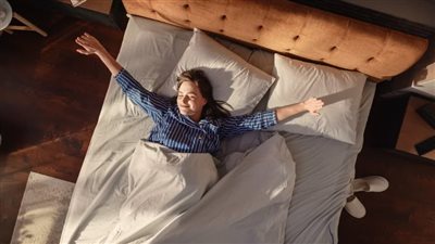 لصق الفم.. ترند صحي جديد يعالج تلك المشكلة