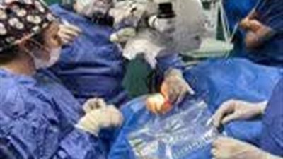 الصحة: خبير عالمي في جراحة العيون يُجري عمليات مجانية بمستشفى رمد إمبابة