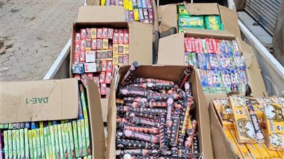 ضبط 4 أشخاص بحوزتهم كميات كبيرة من الألعاب النارية في حلوان