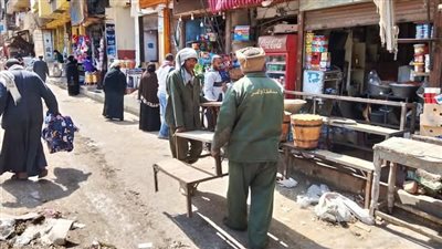 بالصور.. مدينة أرمنت تشن حملة لرفع الإشغالات ومظاهر العشوائيات بالأقصر