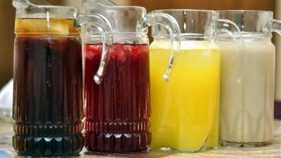 ما هي خطورة تناول المشروبات التي تحتوي على سكر بكثرة أو حلويات؟