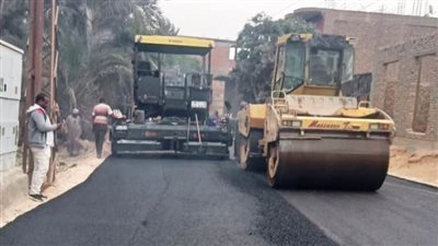 مدير الطرق بأسوان يكشف تفاصيل أعمال الرصف ببعض شوارع إدفو