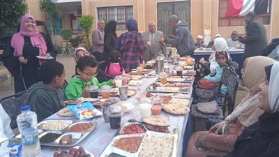 بالصور.. تعليم الأقصر تنظم مائدة إفطار جماعي لطلاب أصحاب الهمم
