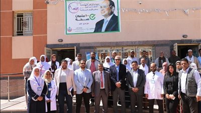 محافظ أسوان يطمئن على تقديم الخدمات الطبية والعلاجية بوحدة طب أسرة الجعافرة