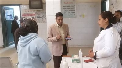 بالصور.. وكيل الصحة يتفقد أعمال القافلة العلاجية في مدينة البياضية بالأقصر