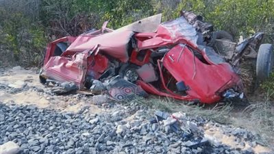 محافظ الإسماعيلية يزور موقع اصطدام قطار مع ميني باص 