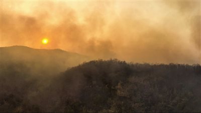 «تحولت إلى جحيم».. 150 حريق في أمريكا بسبب الأعاصير 