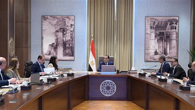 مدبولي يتابع جهود فض التشابكات المالية بين الهيئة القومية للبريد وبنك الاستثمار القومي