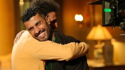 بعد الإشادة به.. مصطفى عماد للمخرج محمد سامي: 