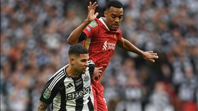 نيوكاسل يونايتد بطل كأس الكاراباو على حساب ليفربول 