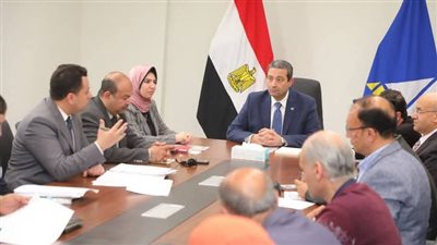 ضمن سلسلة الاجتماعات التى عقدها... محافظ دمياط يناقش محاور لائحة الاشغالات