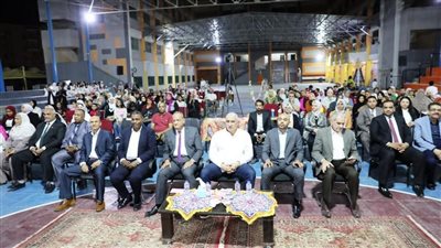 تكريم 25 طالبا من المتفوقين خلال فعاليات الاحتفال بشهر رمضان في أسوان