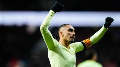 مدافع برشلونة: لو كان الأمر بيدي لمنحت الكرة الذهبية لرافينيا