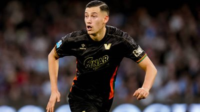 إنتر يبحث عن بديل لأتشيربي.. مدافع فينيسيا الخيار الأول