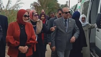 السكرتير العام المساعد بدمياط يتابع سير العمل بالمنشآت الخدمية بقرية جمصة