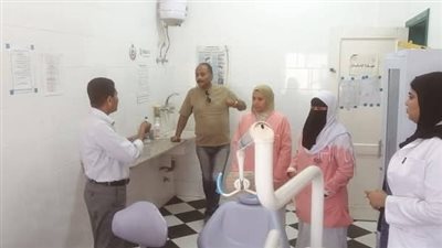 «وكيل الصحة» يتفقد سير العملية الطبية بالوحدات الصحية في الأقصر (صور)