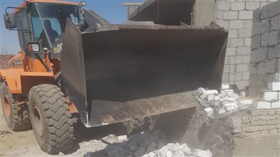 حملة موسعة لإزالة التعديات على أراضي أملاك الدولة بالأقصر (صور)