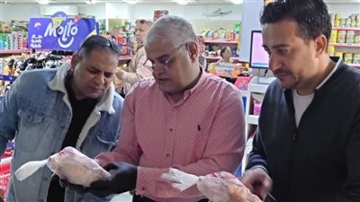 محافظ المنيا يوجه بتكثيف الرقابة على الأسواق والمخابز لضمان استقرار الأسعار 