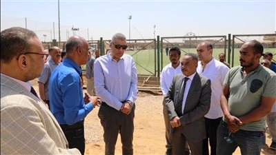 محافظ أسوان يتفقد مشروع إنشاء حمام السباحة داخل مركز شباب إدفو