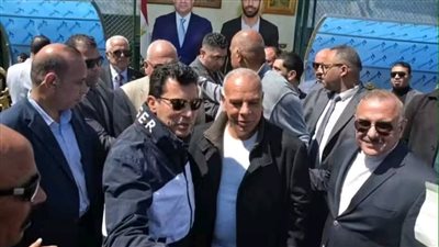 أشرف صبحي يفتتح مركز شباب محمد صلاح فى نجريج ويتفقد مركز الشرابية 