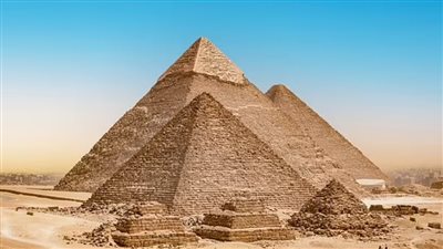 هيكل مقدس تحت أهرامات الجيزة.. ماذا اكتشف الباحثون؟ وما صعوبة إثباته؟