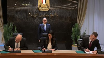 مدبولي يشهد توقيع اتفاقية لتوسيع نطاق مشاركة القطاع الخاص في قطاع المطارات 