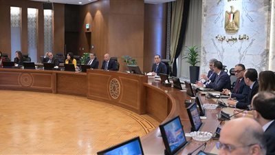 رئيس الوزراء يتابع إجراءات إعادة صياغة برنامج متكامل للمساندة التصديرية