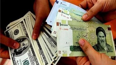 الريال الإيراني يتخطى حاجر المليون أمام الدولار الواحد