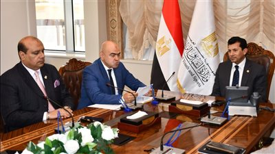 وزير الرياضة يجتمع مع مسؤولي نادي 6 أكتوبر 