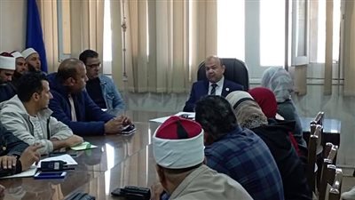 السكرتير العام المساعد بدمياط يرأس اجتماع لجنة متابعة توافر السلع الأساسية والغذائية 