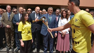 محافظ الجيزة يوقِد الشعلة لبدء احتفالات المحافظة بعيدها القومي 