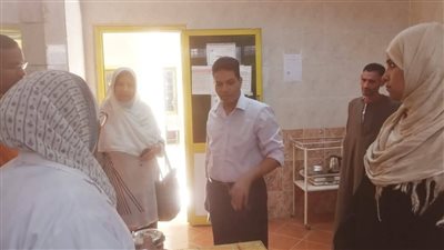 بالصور.. «وكيل صحة الأقصر» يتابع تفقد المنشآت الطبية في ثالث أيام العيد