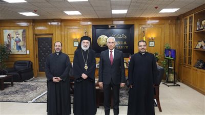 بالتفاصيل.. أبرز ما جاء في لقاء رئيس جامعة المنيا بمطران الأقباط الكاثوليك 