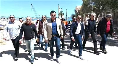 وزير الإسكان يوجه بضغط ودفع الأعمال للانتهاء من المشروعات بمركز مارينا العلمين السياحي بمواعيدها