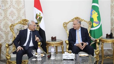 بمناسبة عيد الفطر.. محافظ المنيا يستقبل المهنئين بديوان عام المحافظة