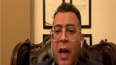 أستاذ قانون تجاري دولي: أمريكا تُعاني من أزمة اقتصادية طاحنة وتسعى لحلها بصورة غير إنسانية