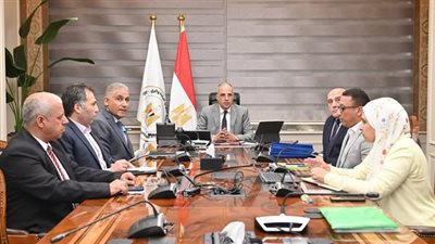 بالتفاصيل.. وزير الري يبحث مقترحات تطوير العمل بقطاع المياه الجوفية 