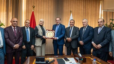 بالصور.. تفاصيل تكريم وزير المالية ٧ قيادات ضريبية متميزة