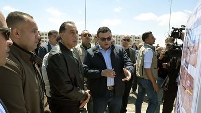 رئيس الوزراء يتفقد مشروع مارينا 8.. تفاصيل